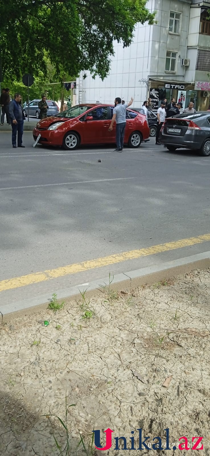 Mingəçevirdə 2 "Toyota Prius" toqquşdu - FOTO